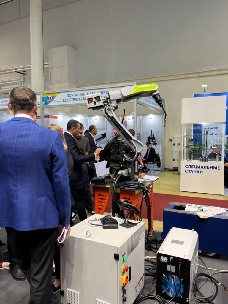 RobotMeta and Russia partner participate in 2023 Metalloobrabotka in Moscow, Russia.